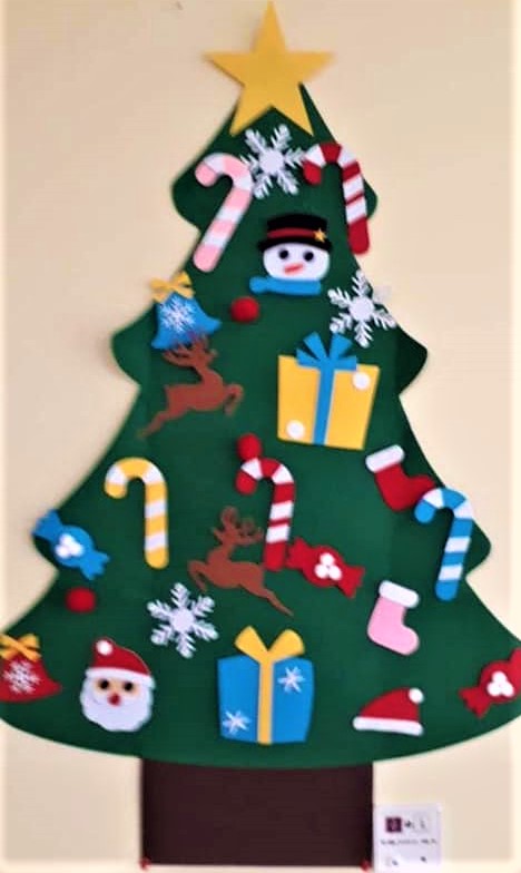 Balhousie Christmas tree decorating