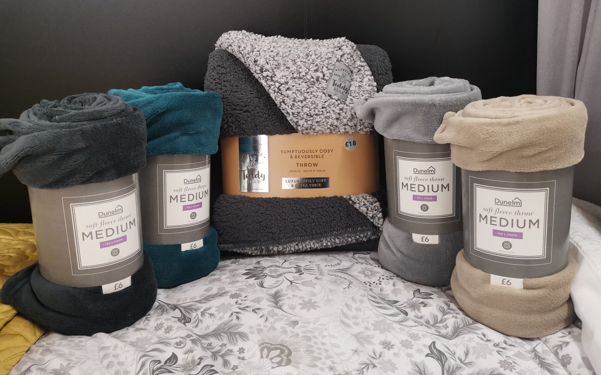 Wheatlands giveaway prize - Dunelm throws
