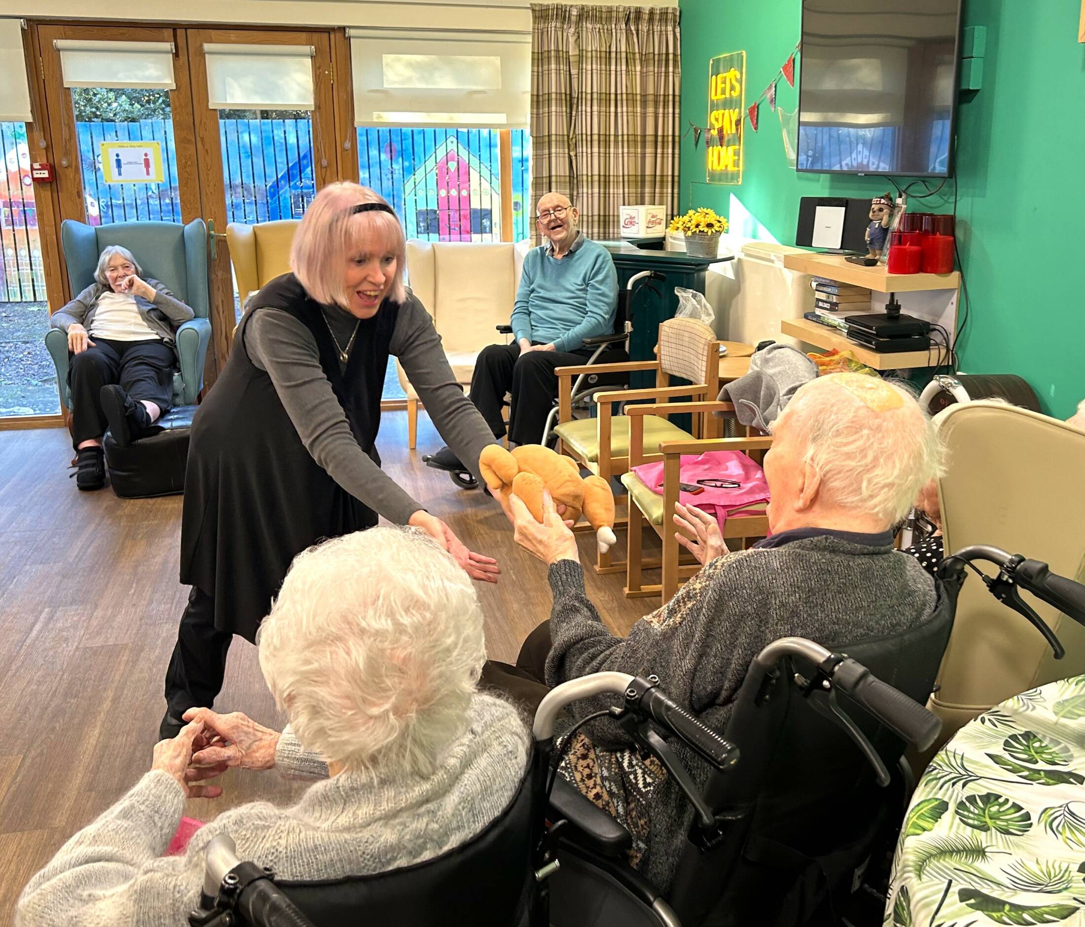 Lesley Ritchie with residents at Balhousie Willowbank